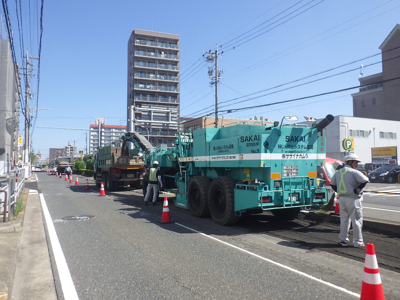 市道高畑南北第37号線舗装道補修工事（中川-1）の画像2