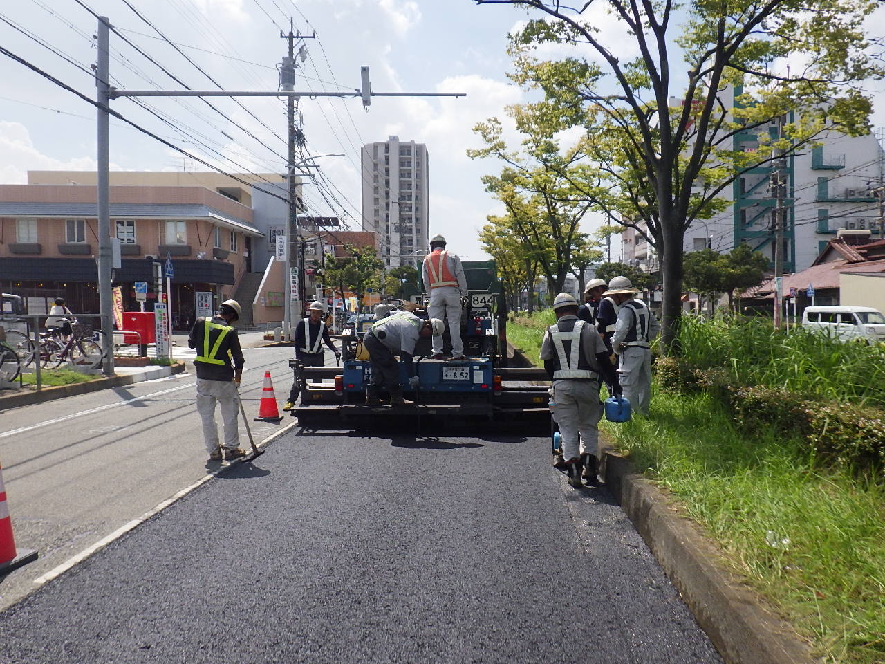 市道高畑南北第37号線舗装道補修工事（中川-1）の画像3