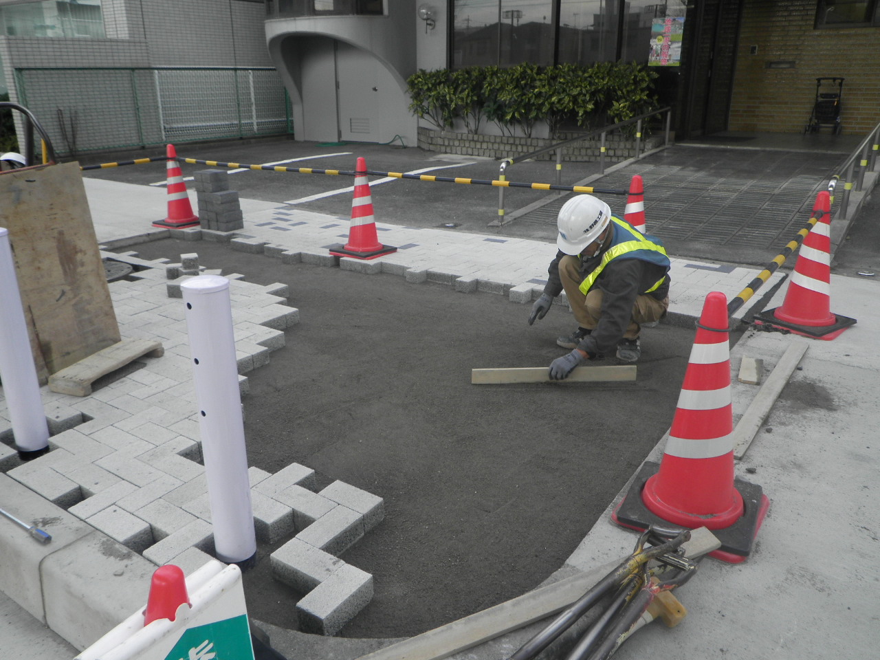 県道津島七宝名古屋線舗装道補修工事（中村-1） 歩道整備工事及び掘削跡復旧工事（中村-8）の画像4