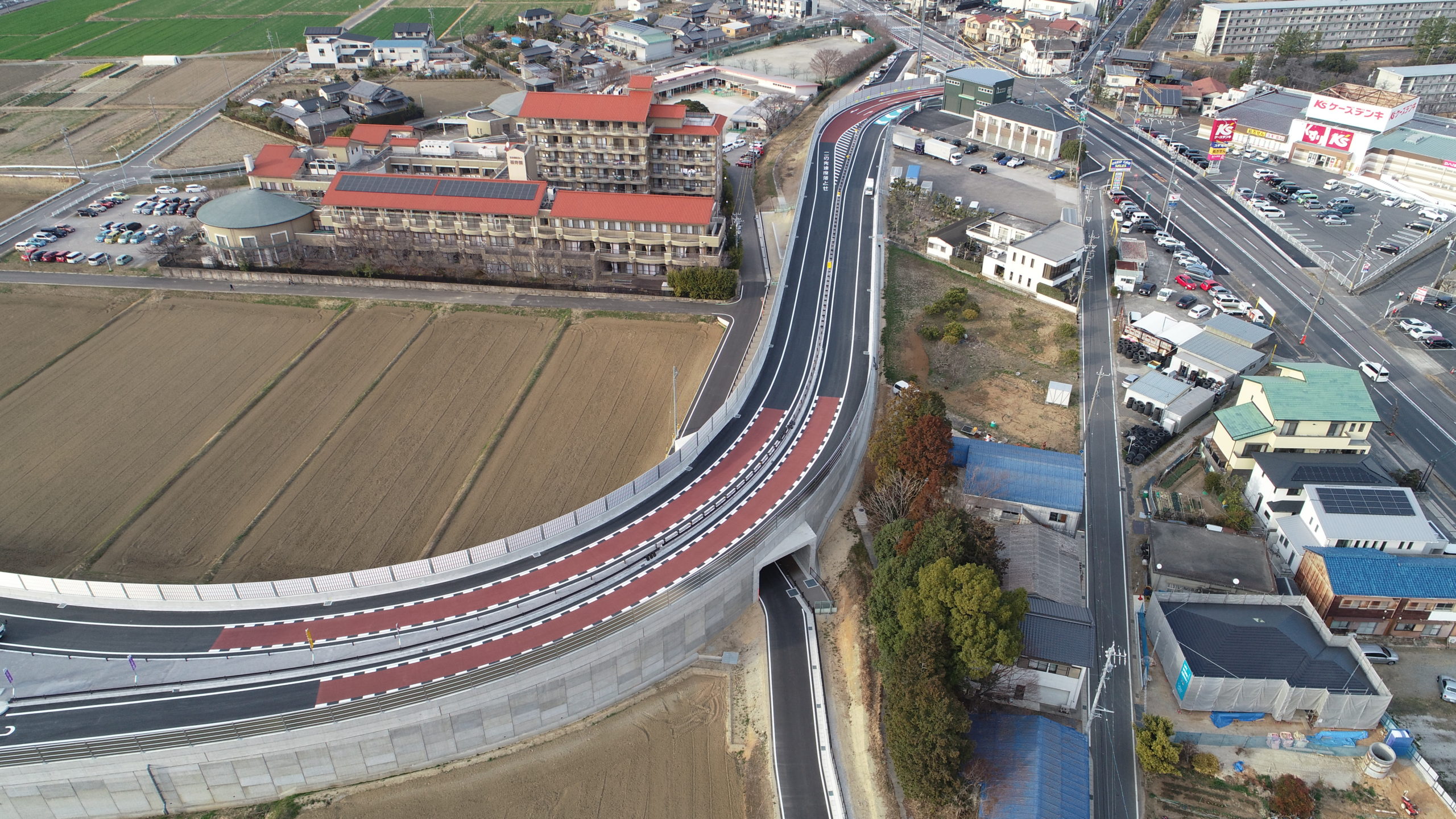 東名高速道路　上郷スマ－トインタ－チェンジ土木工事