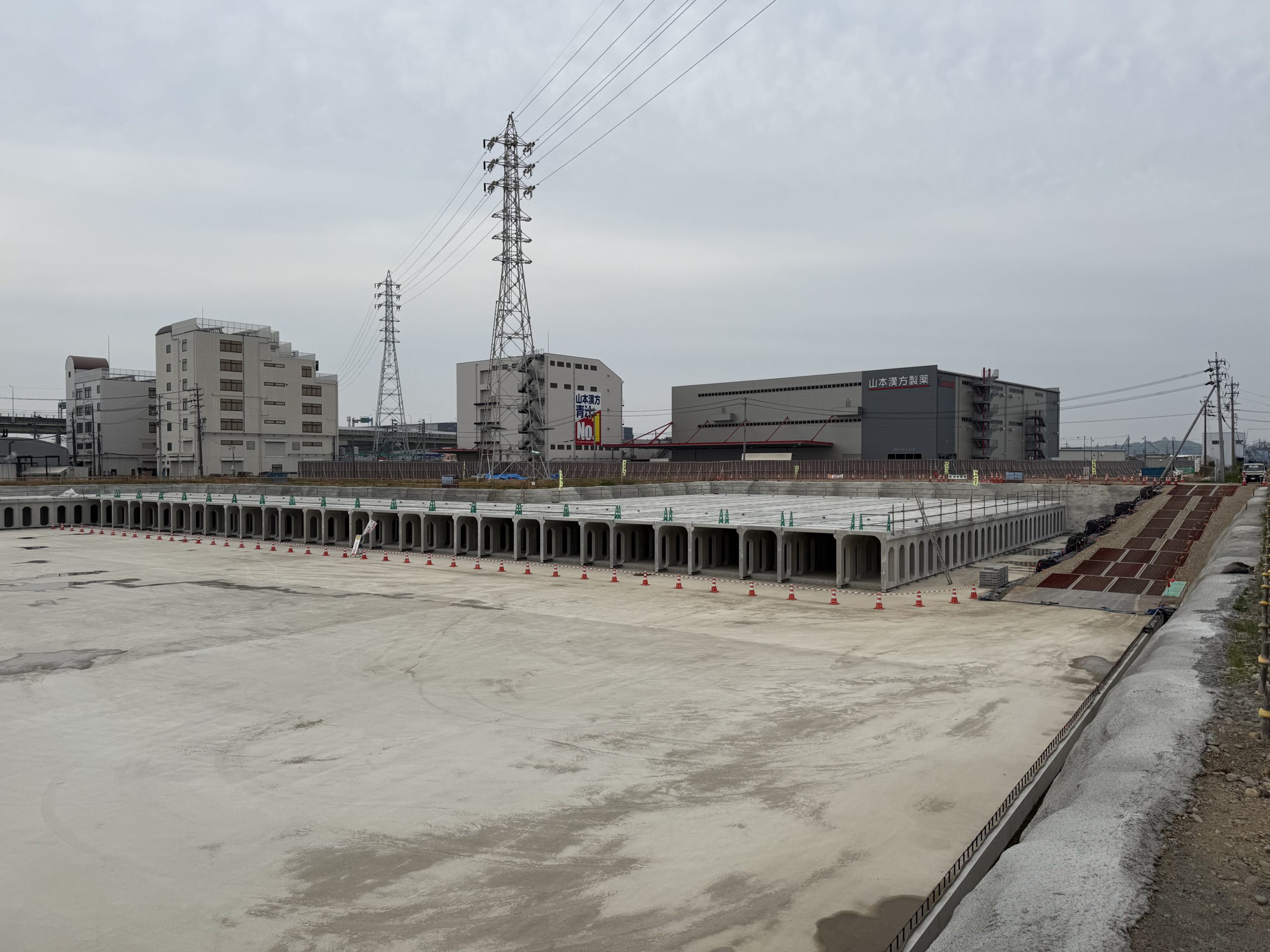 令和６年度基幹的広域防災拠点整備工事（調整池整備工事）（その３）（週休２日・環境整備）